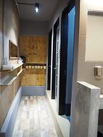 Leo Backpackers Central Market