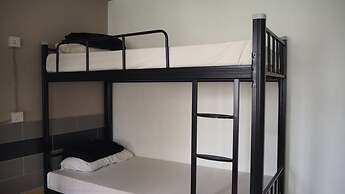 Leo Backpackers Central Market