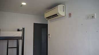 Leo Backpackers Central Market