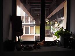 Leo Backpackers Central Market