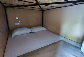 Leo Backpackers Central Market