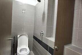 Leo Backpackers Central Market