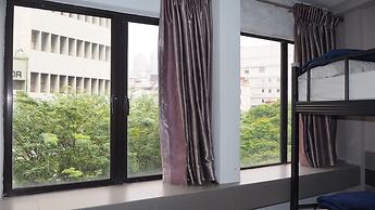 Leo Backpackers Central Market