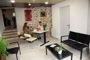 Le Louvre, Lieu atypique