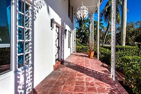 Chateau Hollywood Luxury Home & Pool near Hollywood Broadwalk