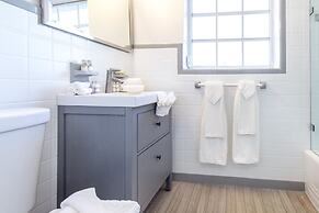 Chateau Hollywood Luxury Home & Pool near Hollywood Broadwalk