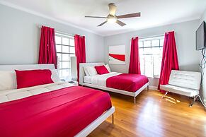 Chateau Hollywood Luxury Home & Pool near Hollywood Broadwalk