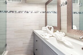 Chateau Hollywood Luxury Home & Pool near Hollywood Broadwalk