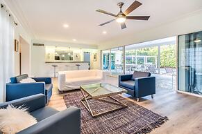 Chateau Hollywood Luxury Home & Pool near Hollywood Broadwalk