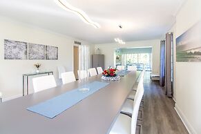 Chateau Hollywood Luxury Home & Pool near Hollywood Broadwalk