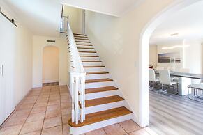 Chateau Hollywood Luxury Home & Pool near Hollywood Broadwalk