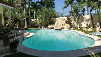 Kim Beatriz Compound