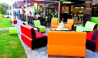 Hotel Fiesta Nueva Italia Inn