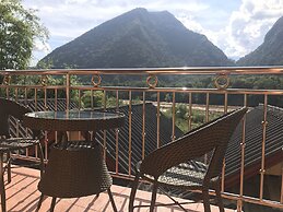 Riverview Bungalows & GH