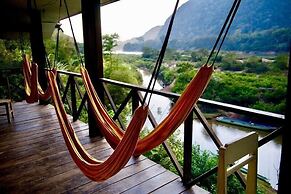 Riverview Bungalows & GH