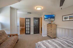 Purple Mountain Bed & Breakfast