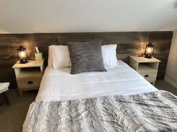 Purple Mountain Bed & Breakfast