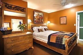 Purple Mountain Bed & Breakfast