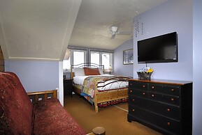 Purple Mountain Bed & Breakfast