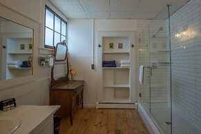 Purple Mountain Bed & Breakfast