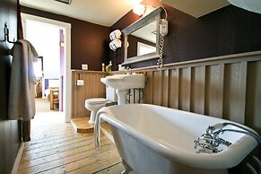 Purple Mountain Bed & Breakfast