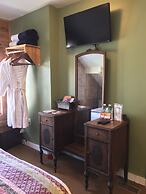 Purple Mountain Bed & Breakfast