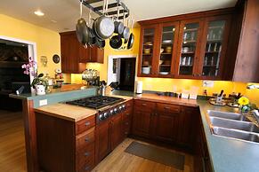 Purple Mountain Bed & Breakfast