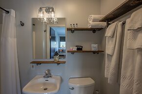 Purple Mountain Bed & Breakfast