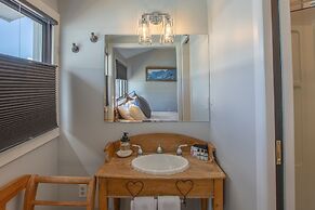 Purple Mountain Bed & Breakfast