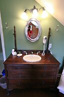 Purple Mountain Bed & Breakfast