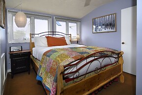 Purple Mountain Bed & Breakfast