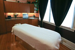 Purple Mountain Bed & Breakfast