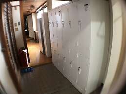 Business Hotel Tenmonkan Park - Hostel
