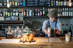 Nui. Hostel & Bar Lounge