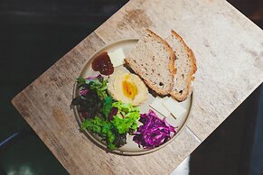 Nui. Hostel & Bar Lounge