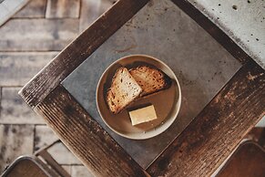 Nui. Hostel & Bar Lounge