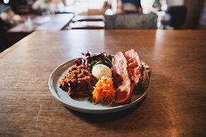 Nui. Hostel & Bar Lounge