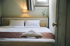 Nui. Hostel & Bar Lounge