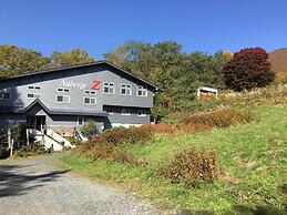 Lodge Christmas Rose ZAO