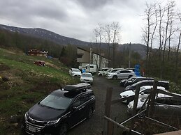 Lodge Christmas Rose ZAO