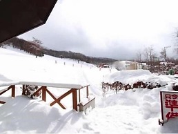 Lodge Christmas Rose ZAO