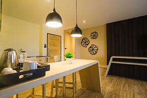 Nadee 10 Resort & Hotel