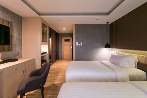 Nadee 10 Resort & Hotel