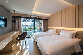 Nadee 10 Resort & Hotel