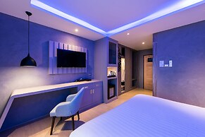 Nadee 10 Resort & Hotel