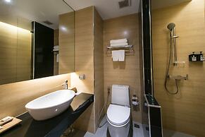 Nadee 10 Resort & Hotel