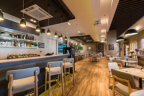 Nadee 10 Resort & Hotel