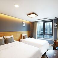 Full Moon Hotel