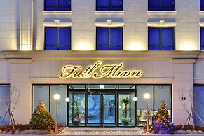 Full Moon Hotel