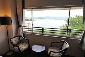 Lakeside Hot Spring Hotel Kunibiki